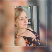 Étudiante infirmière, donne des cours de biologie, Svt